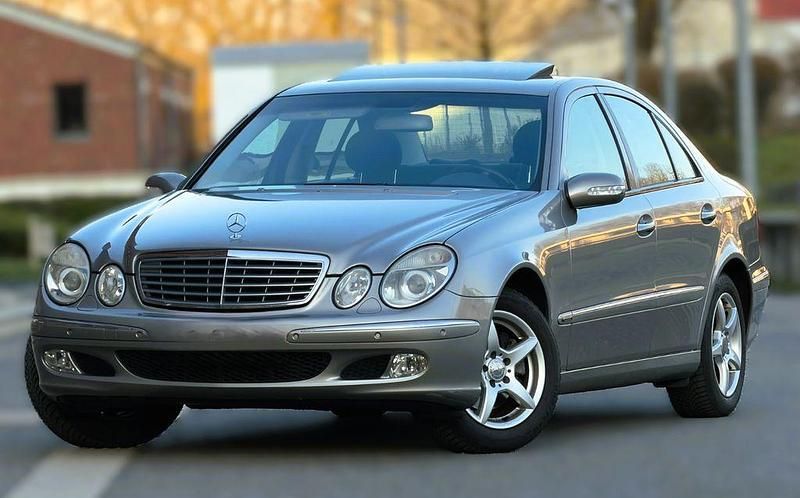 Usata Mercedes E220 150 CV (110 kW) 2003 Argento Berlina