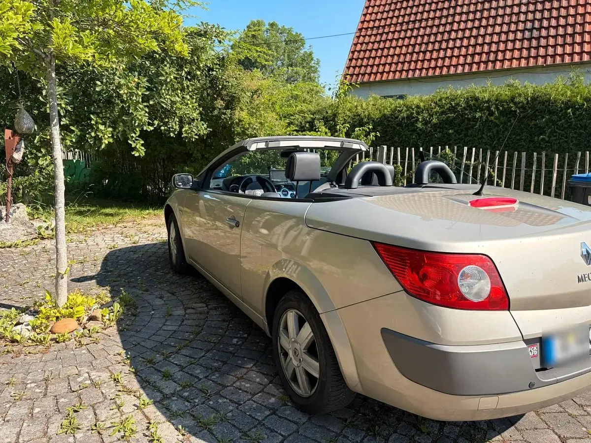 Gebraucht Renault Mégane Cabriolet Play 140 PS (102 kW) 2004 Gold Cabrio