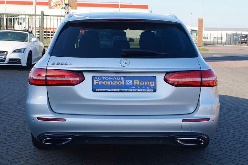 Gebraucht Mercedes E200 160 PS (117 kW) 2019 Silber Kombi