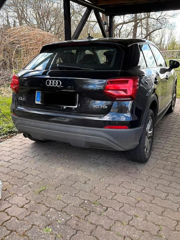 Gebraucht Audi Q2 124 PS (91 kW) 2019 Schwarz SUV