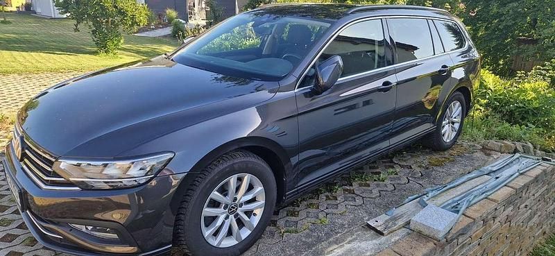 Gebraucht VW Passat 150 PS (110 kW) 2021 Grau Kombi