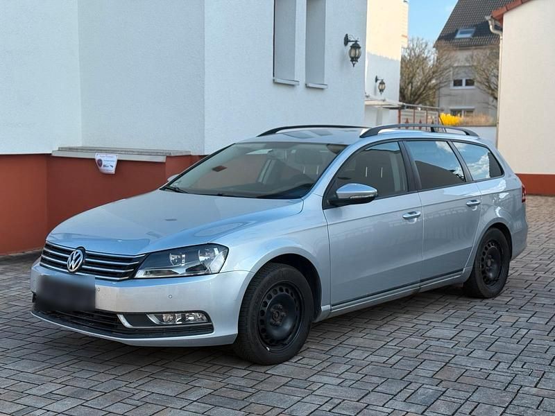 Gebraucht VW Passat 140 PS (102 kW) 2013 Silber Kombi