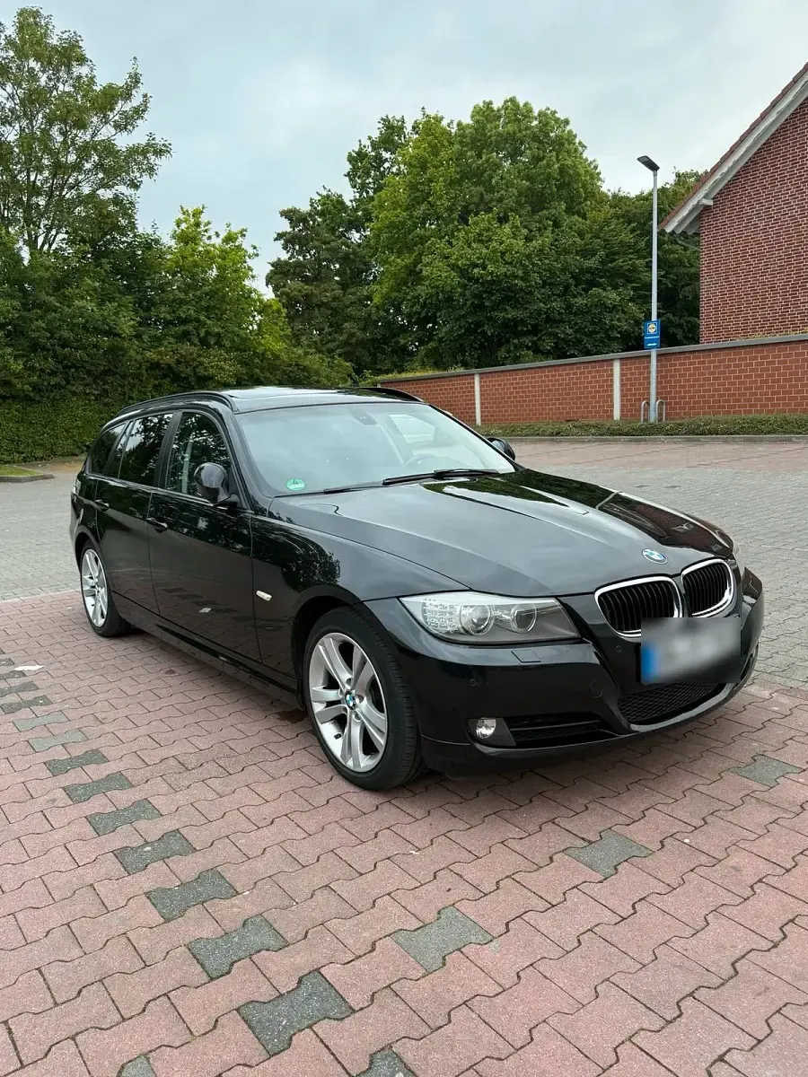 Gebraucht BMW 320 170 PS (125 kW) 2010 Schwarz Kombi