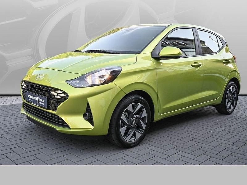 Grau Neu 2025 Hyundai i10 Trend Kleinwagen | 18.990 € (Fairer Preis) - Bild 1/4