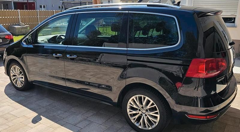 Gebraucht VW Sharan 140 PS (102 kW) 2012 Schwarz Van / Kleinbus