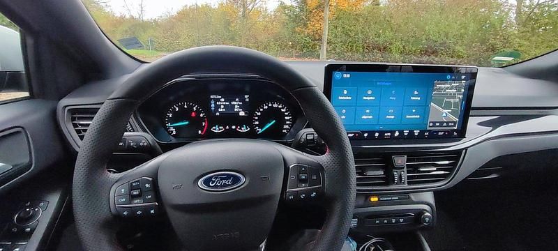 Gebraucht Ford Focus ST-Line 125 PS (91 kW) 2024 Silber Kombi