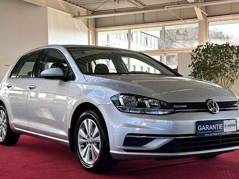 Gebraucht VW Golf VII Comfortline 131 PS (96 kW) 2019 Andere Limousine