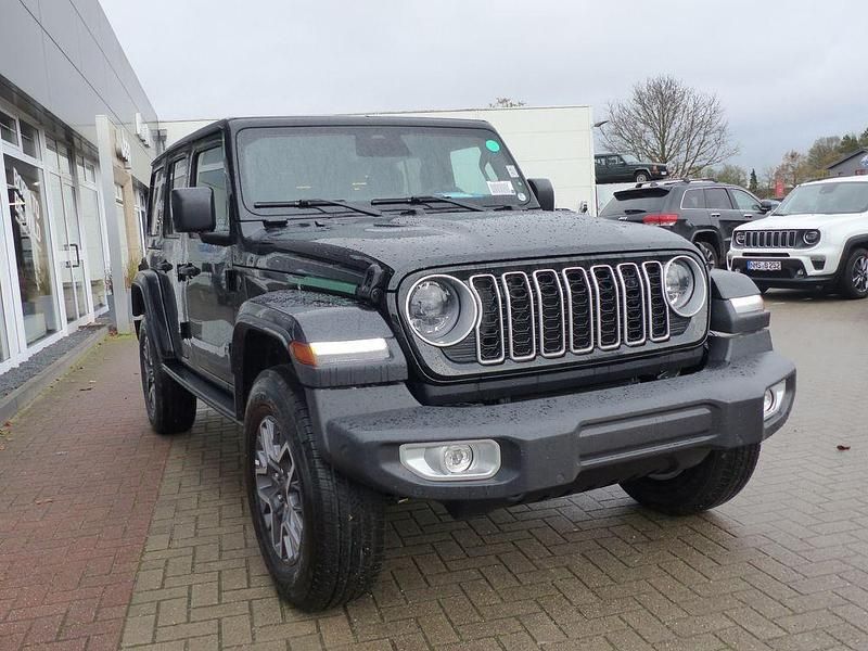 Neu Jeep Wrangler Sahara 272 PS (200 kW) 2025 Schwarz SUV