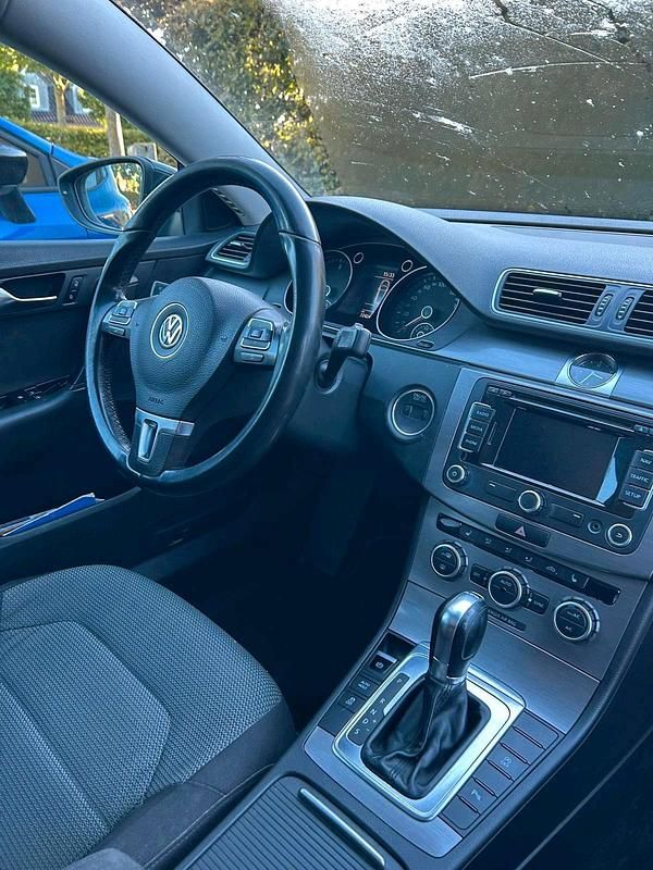 Gebraucht VW Passat 140 PS (102 kW) 2012 Kombi