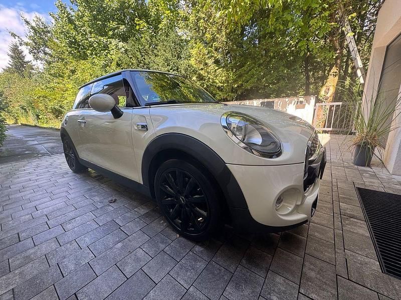 Weiß Gebraucht 2016 Mini Cooper SD Kleinwagen | 14.800 € (Fairer Preis) - Bild 1/4