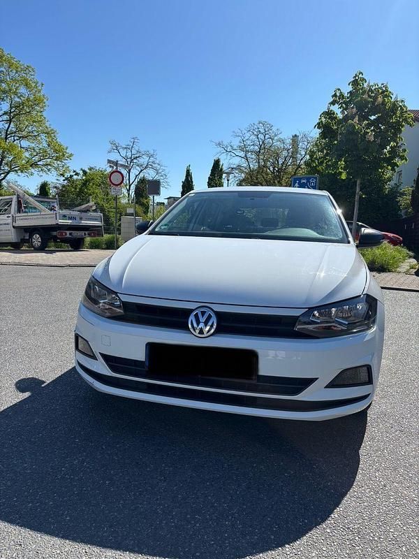 Weiß Gebraucht 2018 VW Polo Comfortline Kleinwagen | 9.800 € (Superpreis) - Bild 1/4