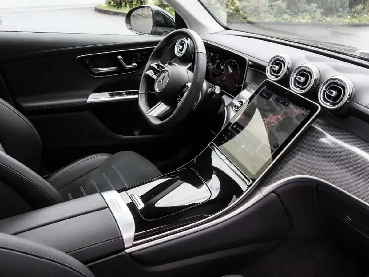 Gebraucht Mercedes GLC300 AMG 269 PS (197 kW) 2025 Schwarz metalliclack obsidianschwarz SUV