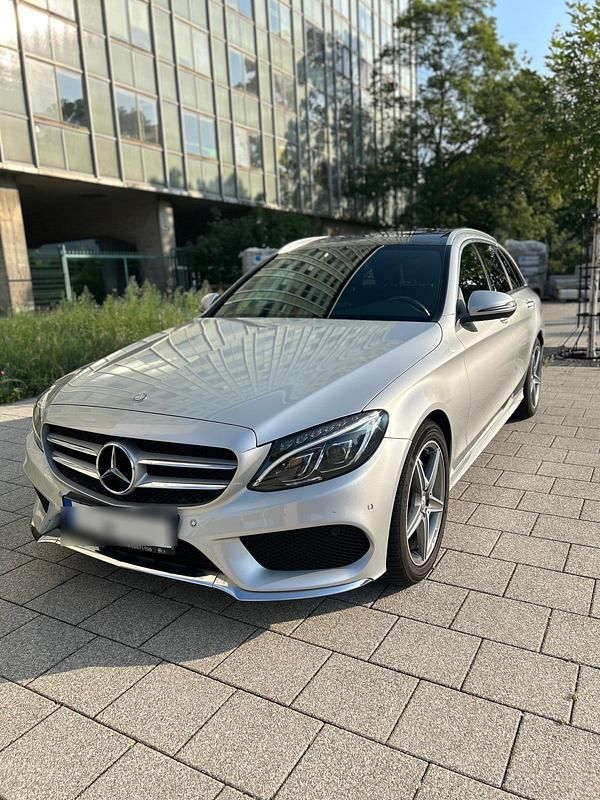Silber Gebraucht 2016 Mercedes C220 AMG Kombi | 15.500 € (Etwas zu teuer) - Bild 1/4