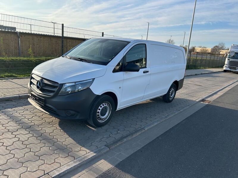Weiß Gebraucht 2015 Mercedes Vito Van / Kleinbus | 9.999 € (Superpreis) - Bild 1/4
