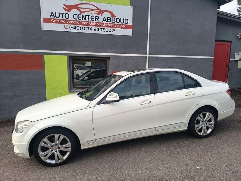 Weiß Gebraucht 2009 Mercedes C300 Limousine | 6.990 € (Superpreis) - Bild 1/4