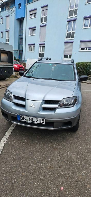 Silber Gebraucht 2004 Mitsubishi Outlander SUV | 3.400 € (Teuer) - Bild 1/4