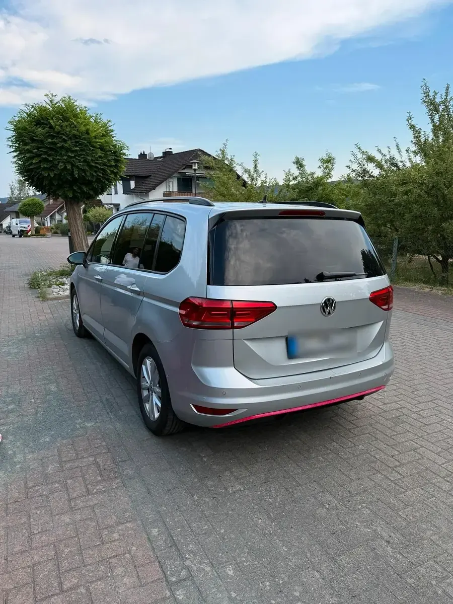 Gebraucht VW Touran 116 PS (85 kW) 2016 Silber Van / Kleinbus
