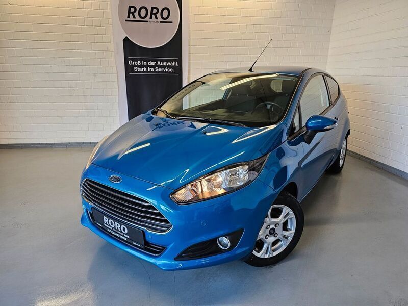 Blau Gebraucht 2013 Ford Fiesta Champions Edition Kleinwagen | 3.950 € (Etwas zu teuer) - Bild 1/4