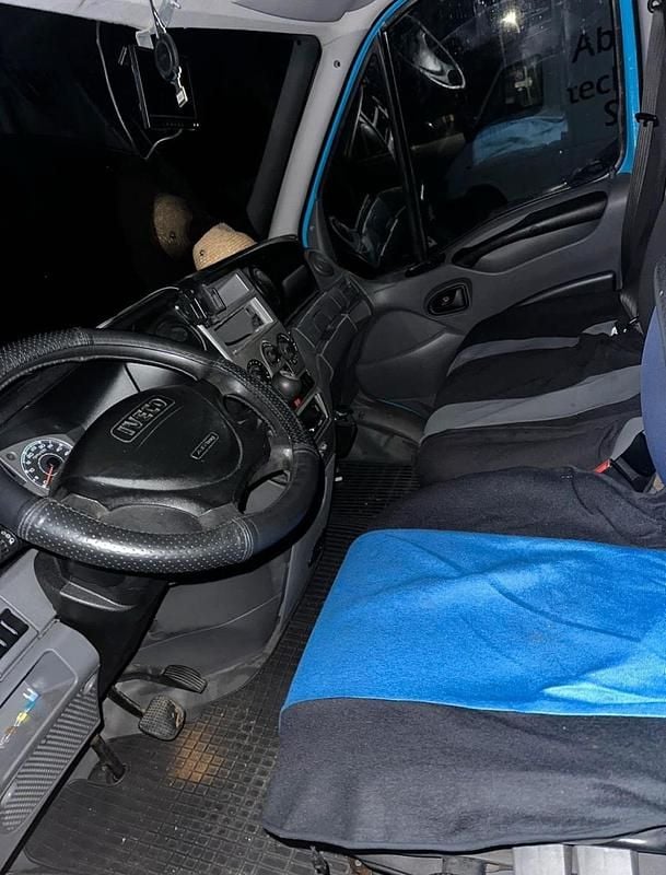 Gebraucht Iveco Daily 170 PS (125 kW) 2010 Blau Van / Kleinbus