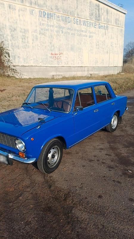 Second-hand Lada 2101 60 CP (44 kW) 1977 Albastru Berlinǎ