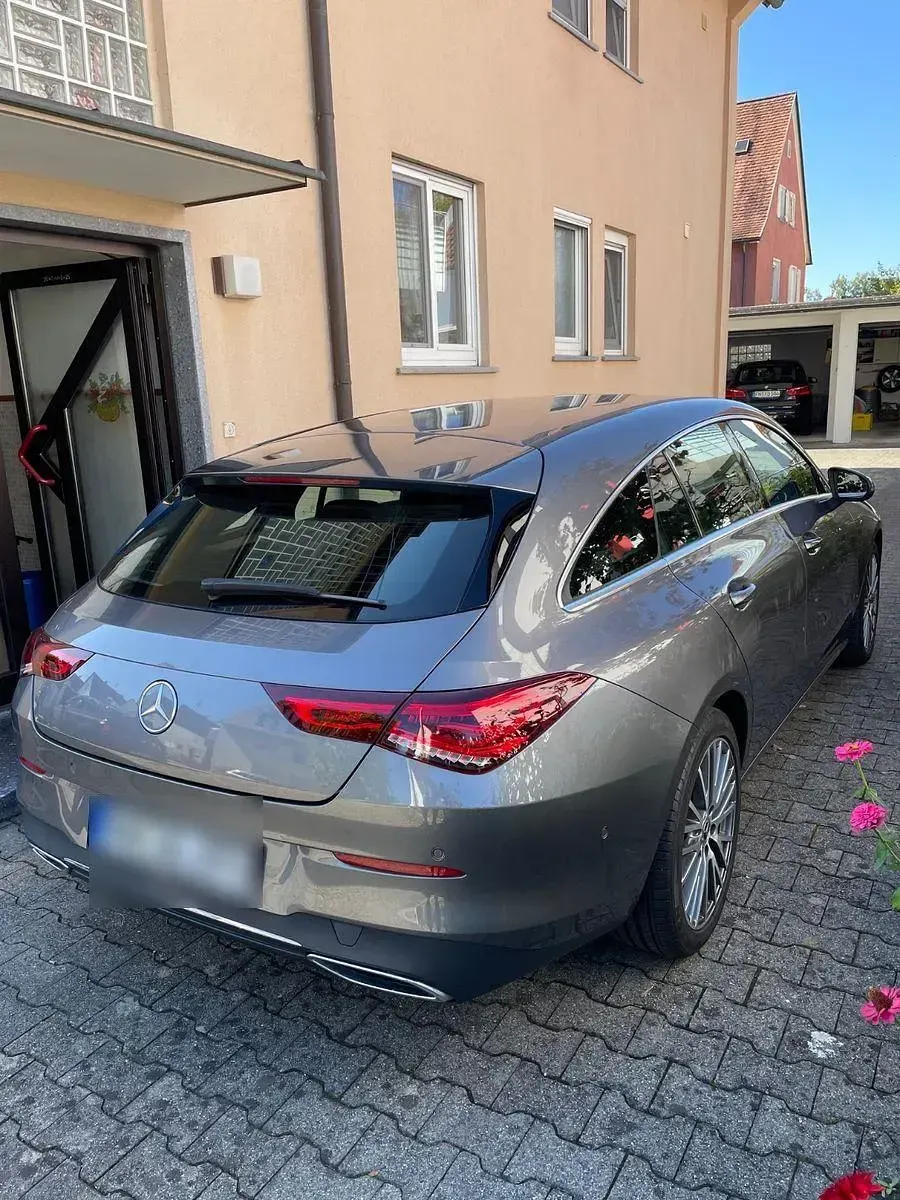 Gebraucht Mercedes CLA200 Shooting Brake 163 PS (119 kW) 2020 Grau Kombi