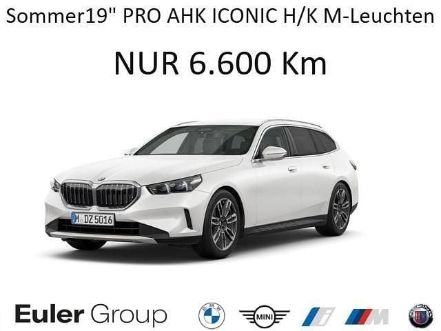 Weiss Gebraucht 2025 BMW 520 Performance Kombi | 48.933 € (Superpreis) - Bild 1/4