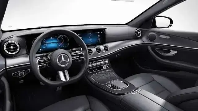 Second-hand Mercedes E300 AMG 258 CP (189 kW) 2023 Albastru Berlinǎ