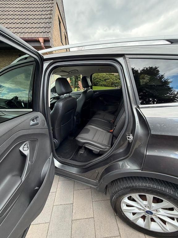 Gebraucht Ford Kuga Trend 150 PS (110 kW) 2016 Grau SUV