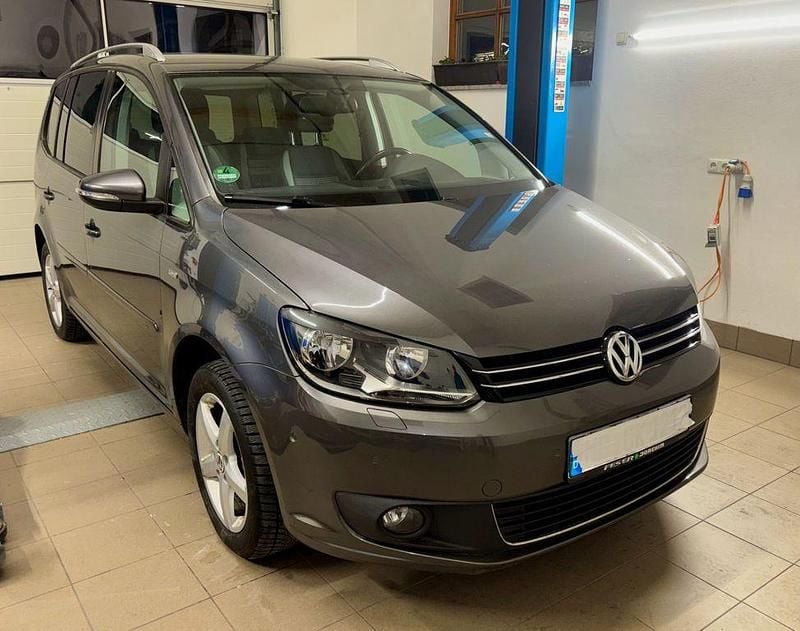 Grau Gebraucht 2013 VW Touran Life Van / Kleinbus | 5.700 € (Superpreis) - Bild 1/4