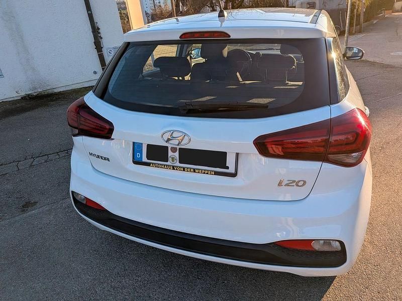 Gebraucht Hyundai i20 Active 84 PS (61 kW) 2019 Weiß Kleinwagen