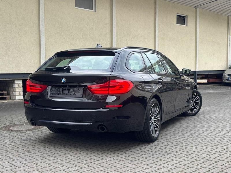 Gebraucht BMW 520 Sport Line 190 PS (139 kW) 2018 Schwarz Limousine