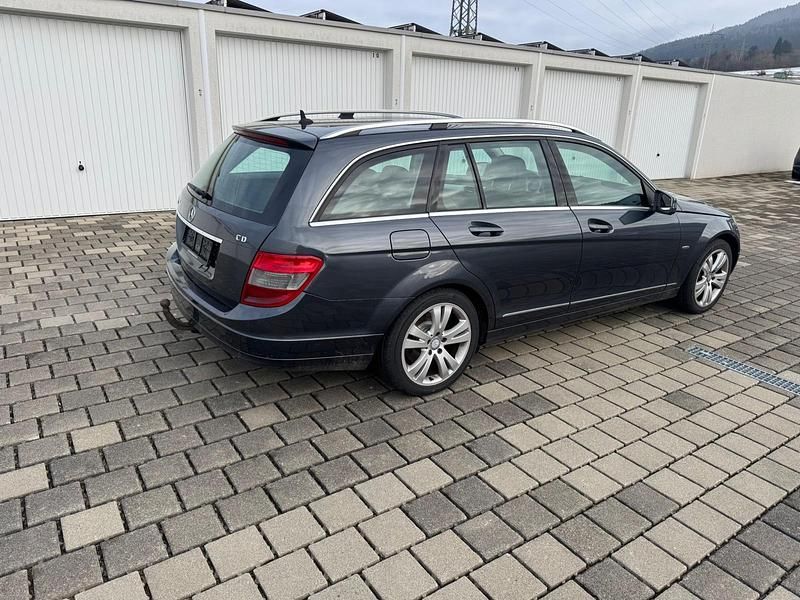 Gebraucht Mercedes C220 170 PS (125 kW) 2008 Grau Kombi