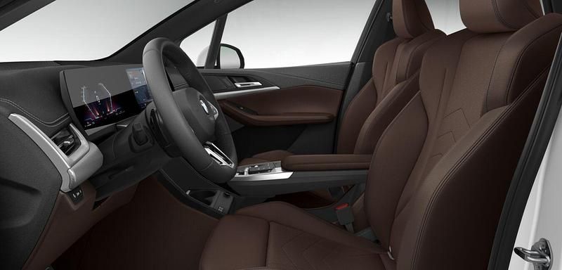 Gebraucht BMW 220 Active Tourer Luxury Line 163 PS (119 kW) 2025 Weiß Van / Kleinbus