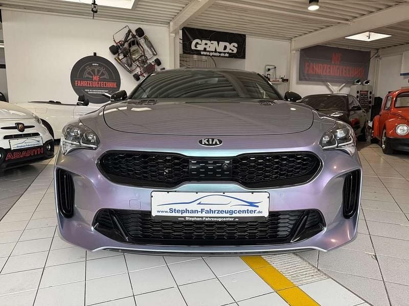 Gebraucht Kia Stinger GT 366 PS (269 kW) 2021 Ceramicgrau&flick/flackfolie Kleinwagen