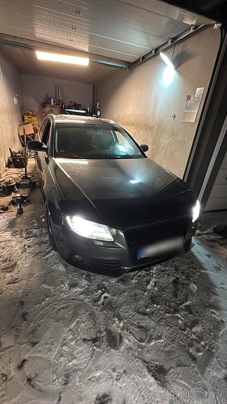 Schwarz Gebraucht 2011 Audi A4 Limousine | 7.600 € (Fairer Preis) - Bild 1/4