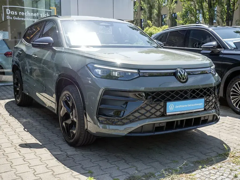 Gebraucht VW Tayron R-line 204 PS (150 kW) 2025 Grau SUV