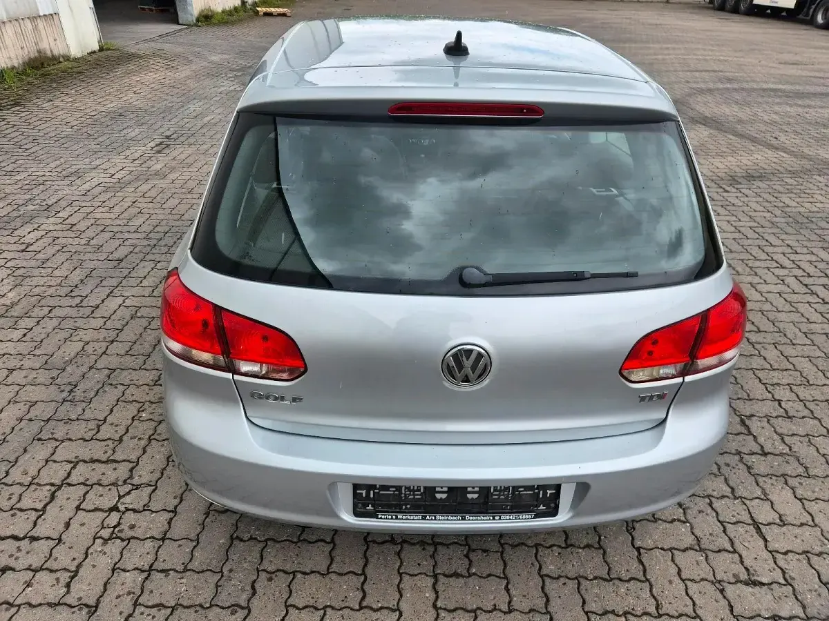 Gebraucht VW Golf VI Trendline 105 PS (77 kW) 2011 Silber Kleinwagen