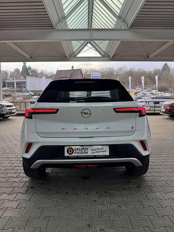 Gebraucht Opel Mokka-e Ultimate 100 kW (136 PS) 2022 Jade weiss/arktis weiss SUV