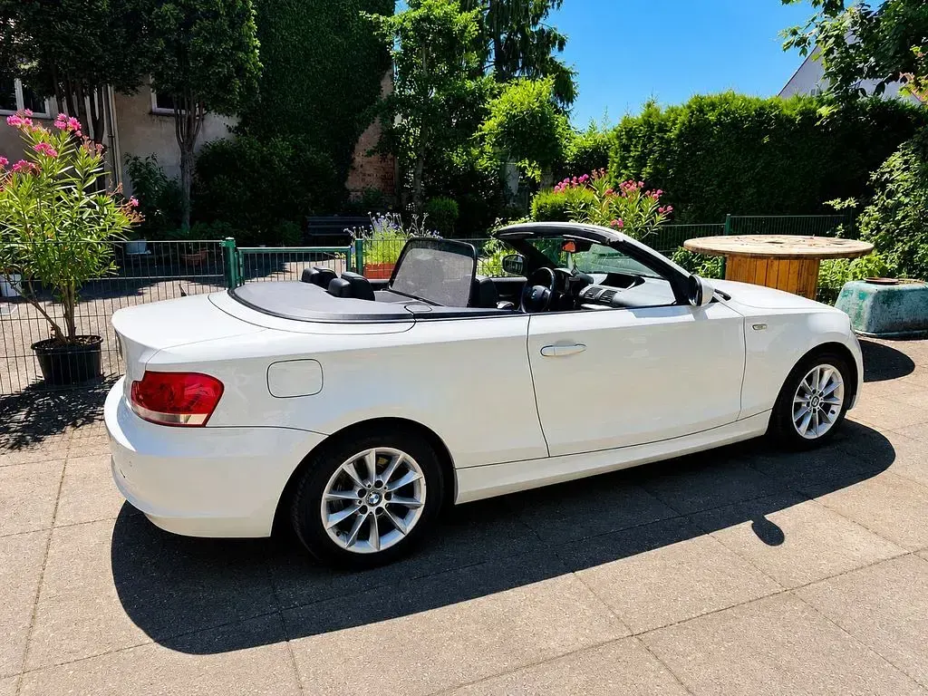 Gebraucht BMW 118 Cabriolet M Sport 143 PS (105 kW) 2012 Weiß Cabrio