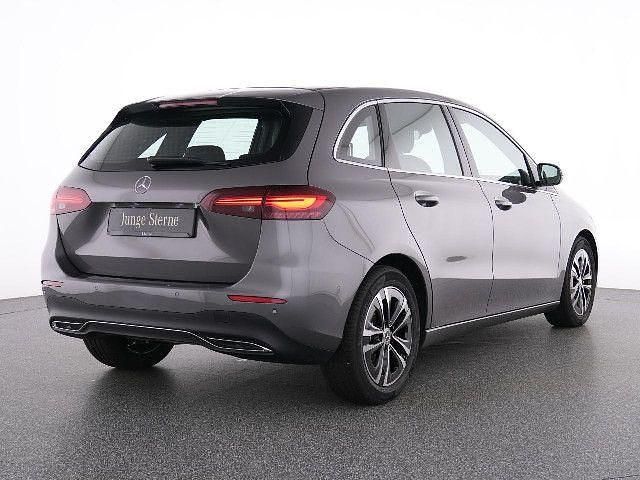 Gebraucht 2024 Mercedes B180 Van / Kleinbus | 29.425 € (Fairer Preis) - Bild 1/4