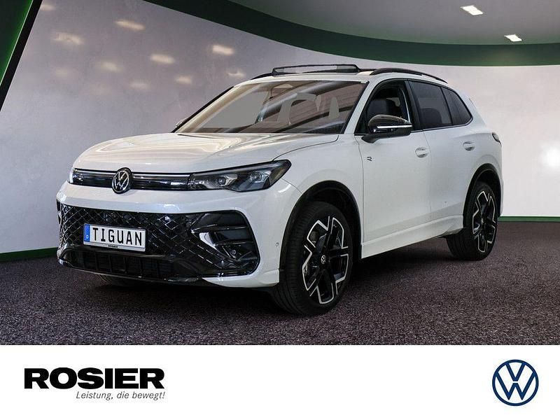 Weiss / oryxweiss perlmutteffekt Gebraucht 2025 VW Tiguan R-line SUV | 58.770 € - Bild 1/4