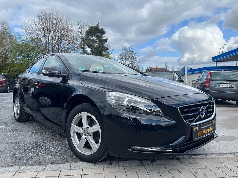 Gebraucht Volvo V40 You! 120 PS (88 kW) 2014 Schwarz Limousine