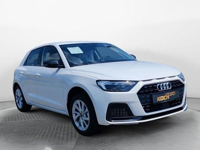 Neu Audi A1 Sportback Ambiente 96 PS (70 kW) 2025 Weiß (cortinaweiß) Kleinwagen