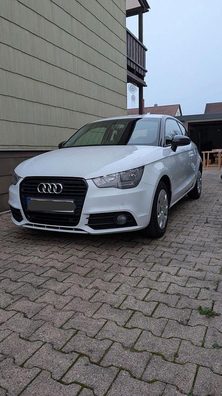 Weiß Gebraucht 2014 Audi A1 Ambition Kleinwagen | 10.800 € (Fairer Preis) - Bild 1/4