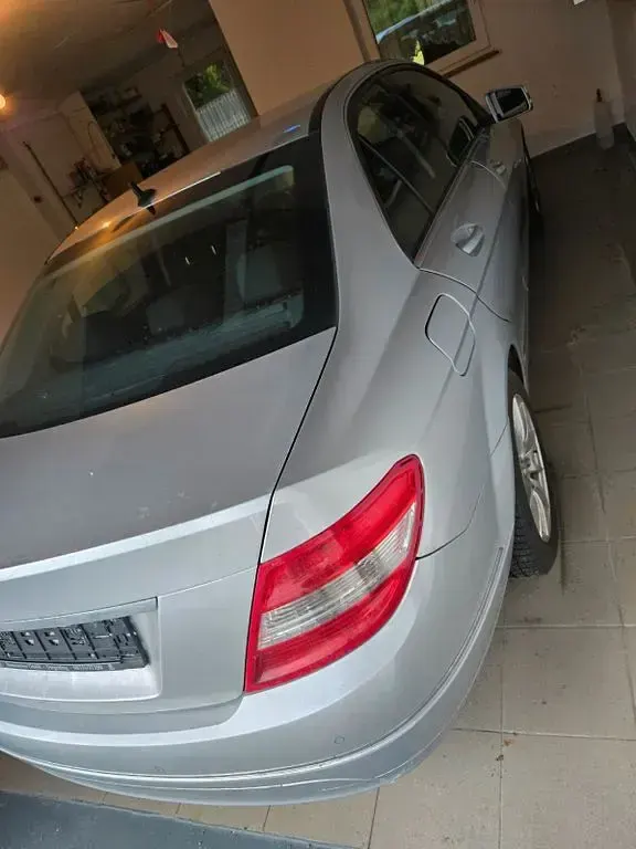Gebraucht Mercedes C180 Avantgarde 156 PS (114 kW) 2009 Grau Limousine