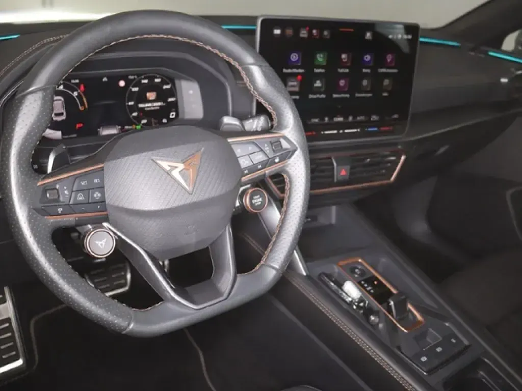 Second-hand Cupra Leon 150 CP (110 kW) 2024 Gri Break