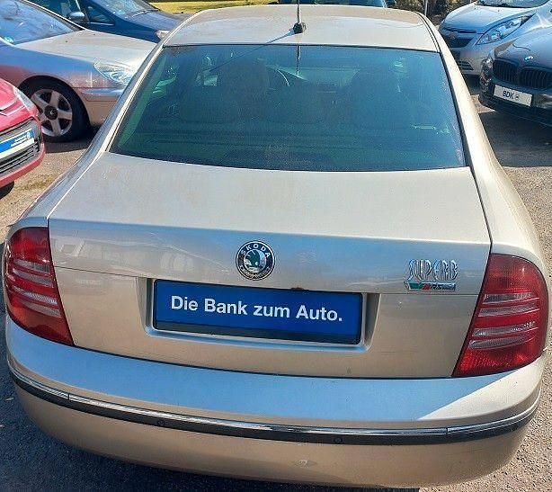 Gebraucht Skoda Superb 163 PS (119 kW) 2005 Beige Limousine