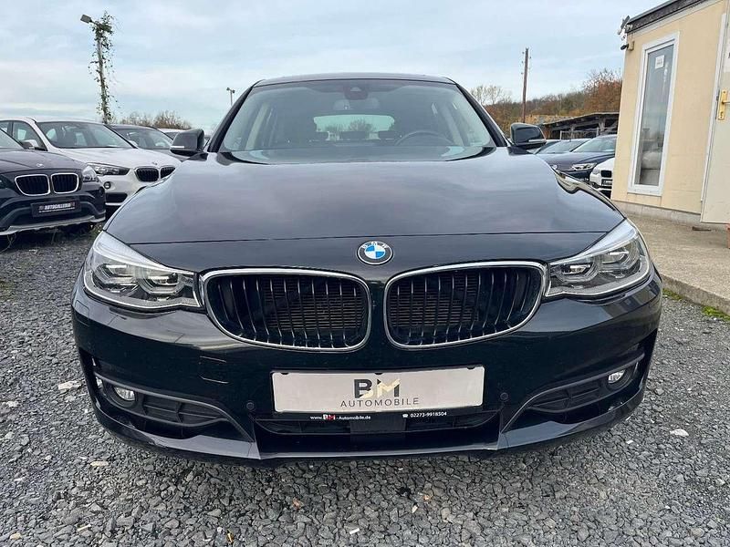 Second-hand BMW 320 Advantage 190 CP (139 kW) 2017 Negru Berlinǎ