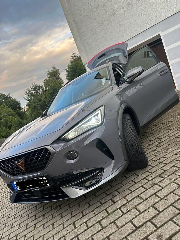 Grau Gebraucht 2022 Cupra Formentor SUV | 24.900 € (Fairer Preis) - Bild 1/4