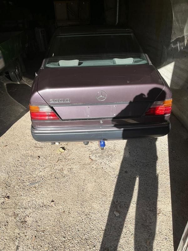 Second-hand Mercedes 200 75 CP (55 kW) 1992 Gri Berlinǎ